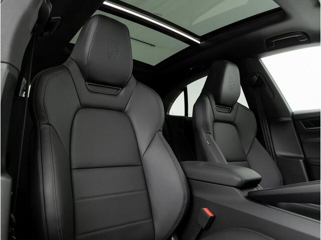 Porsche MACAN 4