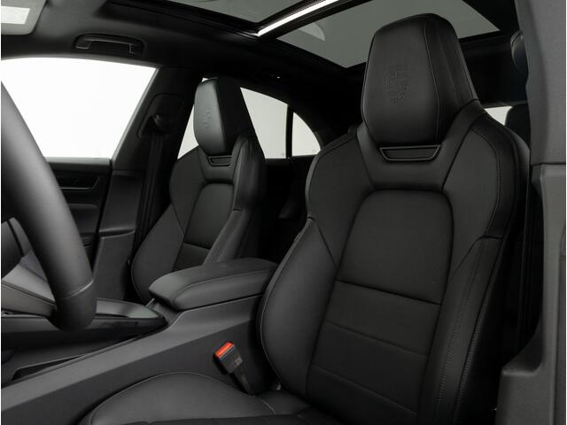 Porsche MACAN 4