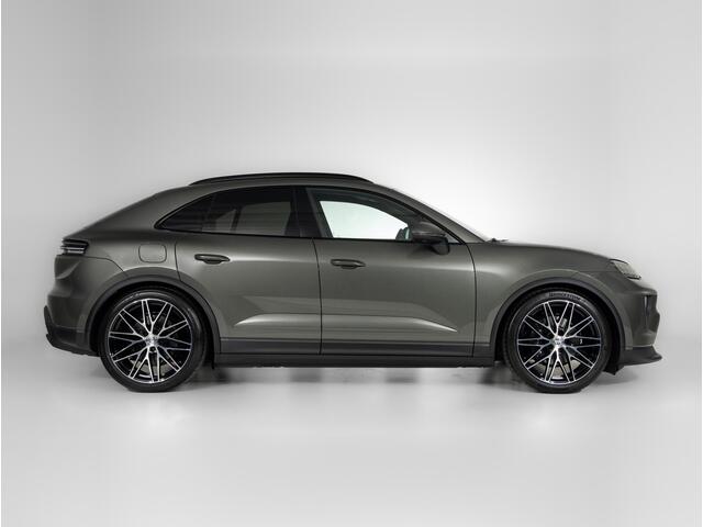 Porsche MACAN 4