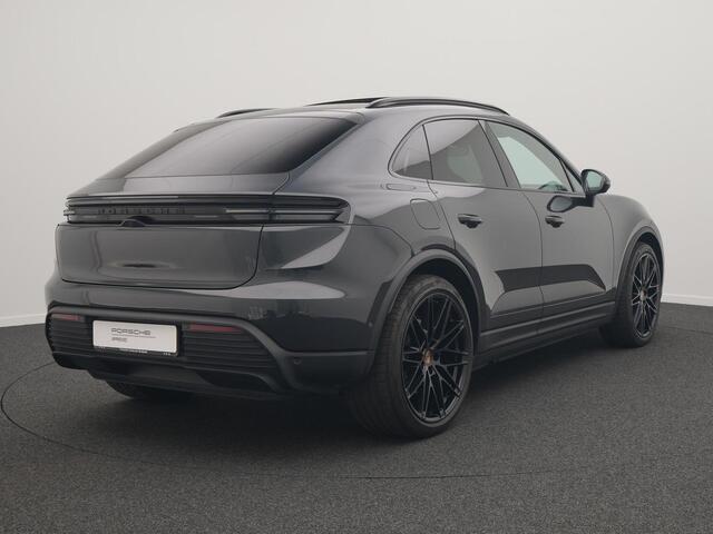 Porsche MACAN 4