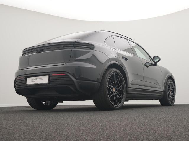 Porsche MACAN 4