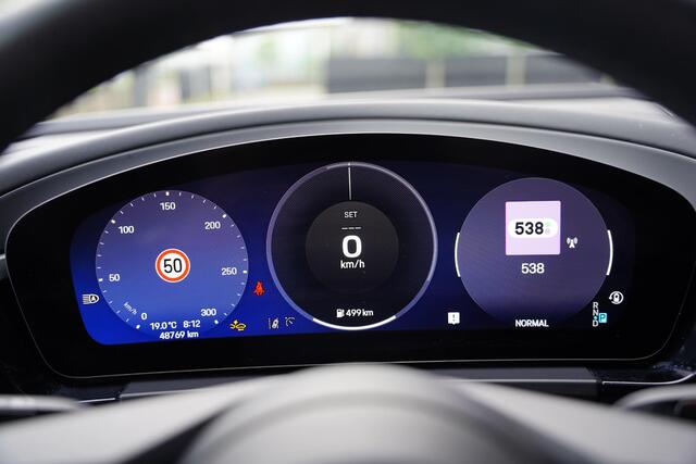Porsche MACAN 4 100 kWh / NL-Auto / Luchtvering / Bose / 22 Inch