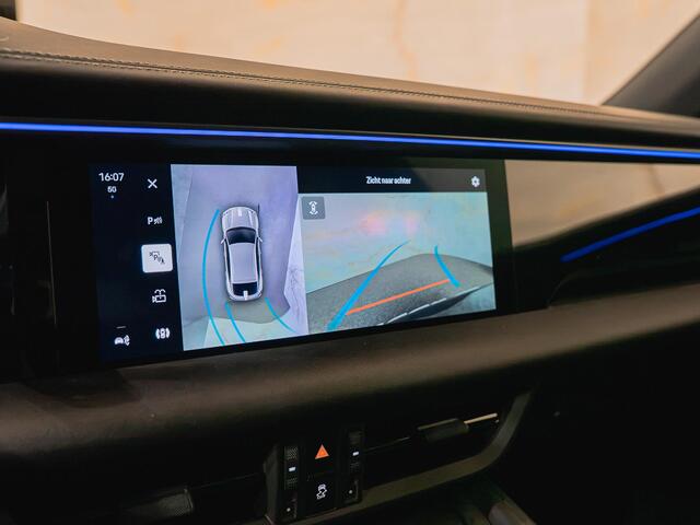Porsche MACAN 4 , pano, luchtv., InnoDrive, HUD, Surround View, privacy