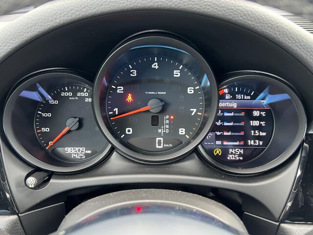 Porsche MACAN 2.0 Panoramadak Elek Sportstoelen Bose Audio Leder 21 Inch Black Turbo Velgen Navigatie Led Getint Glas NL Auto Wit metallic