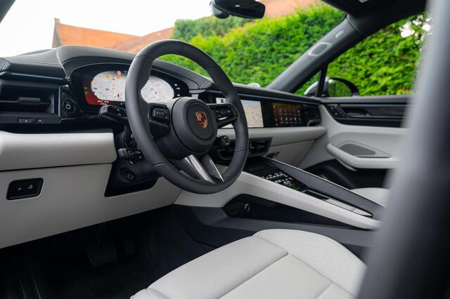 Porsche MACAN 4 100 kWh 408pk | Fabrieksgarantie | 1e. Eig.