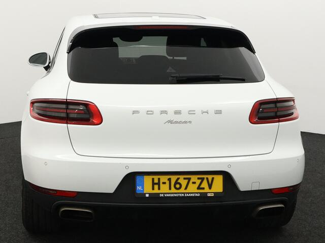 Porsche MACAN 2.0 Apple carplay/android auto, Achteruitrijcamera, Rondomzicht camera, Cruise control, Dakspoiler, Rijstrooksensor, Warmtewerend glas Dit combineert sportiviteit, comfort en pure klasse in één indrukwekkende SUV. Met zijn stijlvolle uitstraling en hoogwaardige afwerking biedt deze Porsche een premium rijervaring.