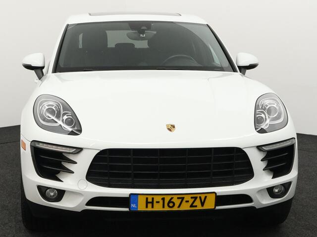 Porsche MACAN 2.0 Apple carplay/android auto, Achteruitrijcamera, Rondomzicht camera, Cruise control, Dakspoiler, Rijstrooksensor, Warmtewerend glas Dit combineert sportiviteit, comfort en pure klasse in één indrukwekkende SUV. Met zijn stijlvolle uitstraling en hoogwaardige afwerking biedt deze Porsche een premium rijervaring.