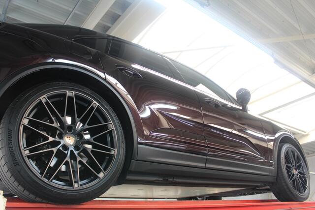 Porsche MACAN 4S "Copper Ruby Metallic" PRICE INCL. VAT! "Copper Ruby Metallic" over the optional leatherpackage in black, Well-equipped with options such as a panoramic roof and RS Spyder Design wheels,"Complete Porsche dealer history since new", 1 owner- Dealer quality condition,Electric cars just aren't for us - but this is a pretty cool car (and faster than our Countach),"In 40 years this will be a classic Porsche - How remarkable"