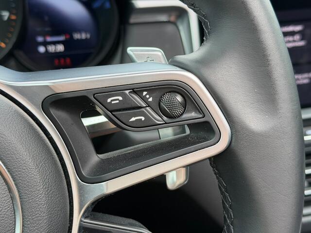 Porsche MACAN 2.0 | Panoramadak | Sportchrono | Memory Seats | Elektrische Stoelen 18 Weg Verstelbaar | Apple Carplay | PDLS LED | Luchtvering | Camera | Leer | Navigatie | Dodehoekdetectie | Cruise Control |