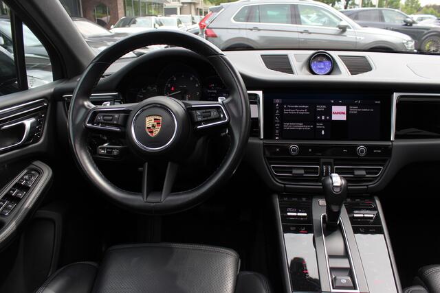Porsche MACAN 2.0 T / Trekhaak / Panoramadak / Camera / Luchtvering / Keyless / 21'' / Adaptieve Stoelen / Sportchrono / CarPlay / Stoel+Stuurverwarming / Dodehoek / DAB / ACC – foto 9