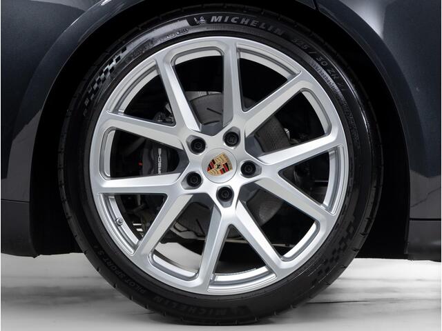 Porsche PANAMERA 4