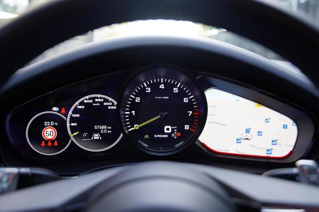 Porsche PANAMERA Sport Turismo 2.9 4S E-Hybrid P.T.S. Aventuringreen