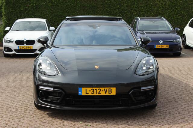 Porsche PANAMERA Sport Turismo 4.0 GTS / Panoramadak / Camera / Luchtvering / Softclose / Bose / Keyless / 21'' / Sportchrono+Design / Stoel+Stuurverwamring / Dodehoek / DAB / ACC