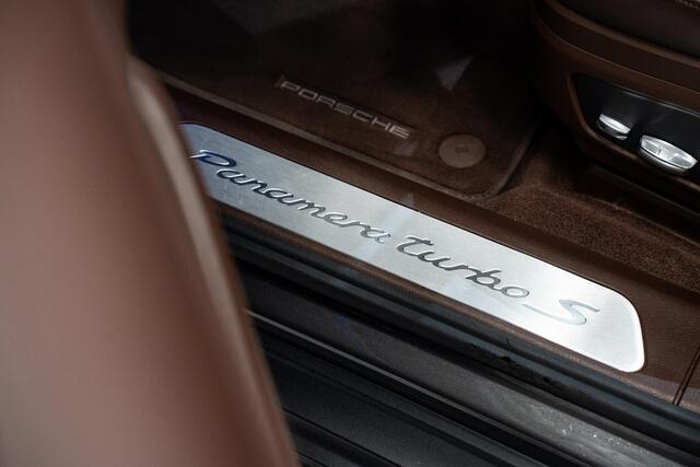 Porsche PANAMERA Sport Turismo 4.0 Turbo S E-Hybrid *Keramisch / Stoelventilatie / Vierwiel-besturing / Panorama / BOSE / Sport-uitlaatsysteem*
