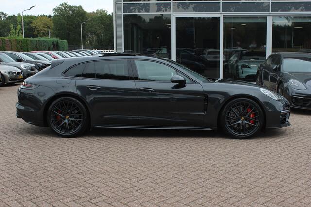 Porsche PANAMERA Sport Turismo 2.9 4 E-Hybrid / Panoramadak / 360Camera / Achterasbesturing / Softclose / Sportdesign+Chrono / Luchtvering / 21'' / Leder / Bose / DAB / Stoelverwarming / Cruise Control Adaptief