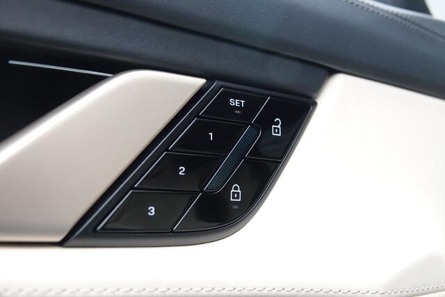 Porsche Taycan 4S 79 kWh NP 150.000! | IJSBLAUW | Sport Chrono | Pano | Warmtepomp | Innodrive | Bose | 360 |