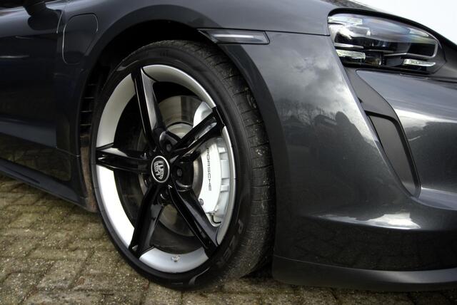 Porsche Taycan Performance 84 kWh/SportChrono/BOSE/Memory