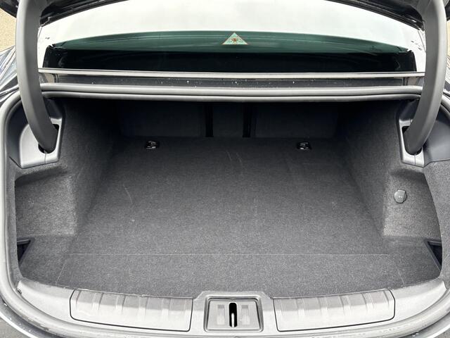 Porsche Taycan Performance 84 kWh VAN ¤84.900,- VOOR ¤79.877,- UW LENTEVOORDEEL: ¤5.023,- | ORIG. NL. NAP KM.| 360 CAMERA