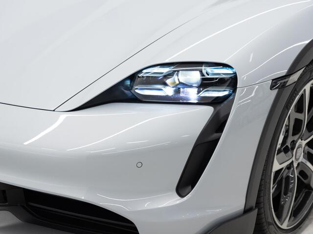 Porsche Taycan Turbo Cross Turismo