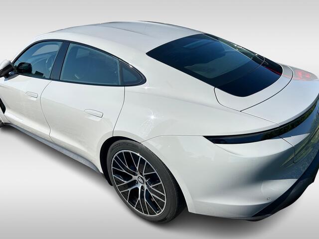 Porsche Taycan Performance 84 kWh / Performance Accu Plus / Leder / Parkeerhulp V+A / 19'' / Stoelverwarming / DAB / Cruise Control