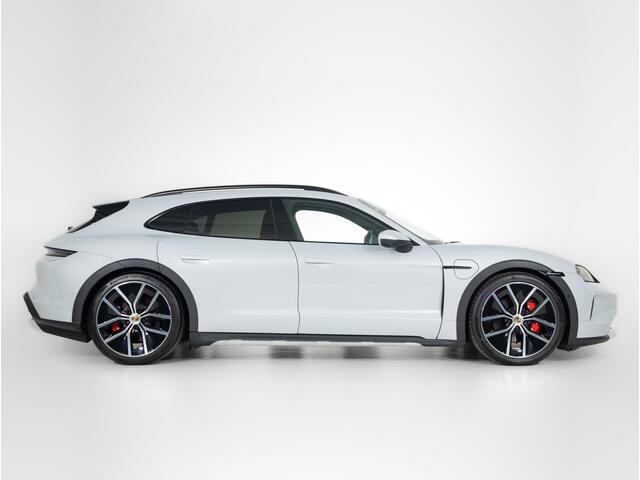 Porsche Taycan 4S Cross Turismo