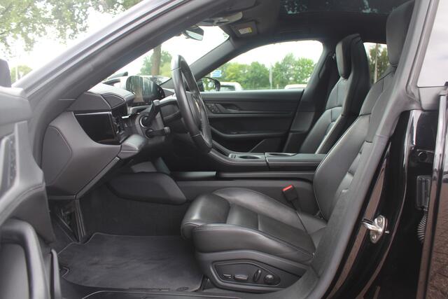 Porsche Taycan Performance 84 kWh / Panoramadak / Camera / Passenger Display / 20'' / Luchtvering / Sportchrono / Stoelventilatie / Stuurverwarming / Dodehoek / Apple CarPlay / Stoelverwarming / Cruise Control