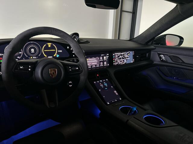 Porsche Taycan Turbo S 93 kWh | Keramische remmen | Carbon GT-design | Passagiers display | Sport Chronopakket Plus!
