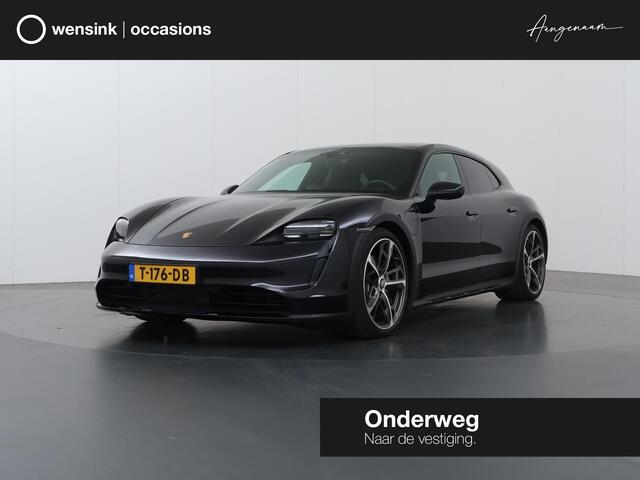 Porsche Taycan Cross Turismo 4 93 kWh | SOH 95% | Stoel/Stuurverwarming | Panoramadak | Sport-Chrono | Warmtepomp | PESS | Bose Audio | Camera | PASM | Rijassistent-Systeem | DAB | Adaptieve Cruise Control | Adaptieve Sportstoelen + 18-Wegs Memory |