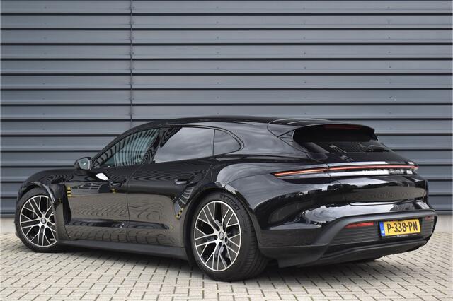 Porsche Taycan Sport Turismo 79 kWh Sport Chrono | ACC | Passagiers Display | 360 Camera | Bose | Stuurverwarming | Luchtvering | GT-Sportstuur |