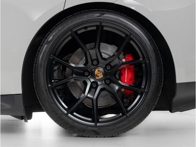 Porsche Taycan GTS