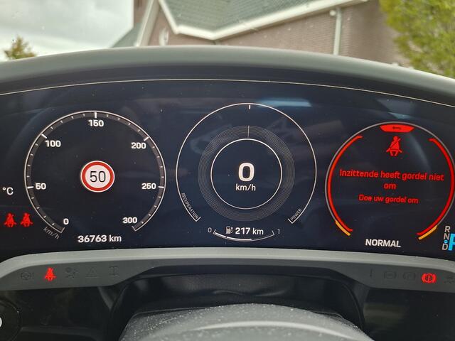 Porsche Taycan Sport Turismo Turbo S 93 kWh 761pk | Burmester | Keramische remmen | Volleder | HUD | SportChrono | Panodak | Bijrijdersdispay | PDCC | Stoelventilatie | 5-pers | SportDesign | InnoDrive| Carbon in/exterieur | Etc..  247300 nw prijs   (Org NL)