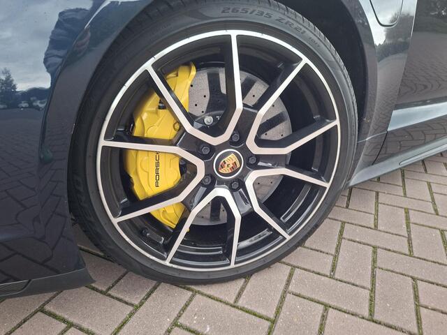 Porsche Taycan Sport Turismo Turbo S 93 kWh 761pk | Burmester | Keramische remmen | Volleder | HUD | SportChrono | Panodak | Bijrijdersdispay | PDCC | Stoelventilatie | 5-pers | SportDesign | InnoDrive| Carbon in/exterieur | Etc..  247300 nw prijs   (Org NL)