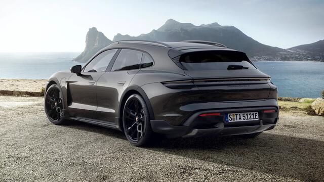 Porsche Taycan Turbo S Cross Turismo