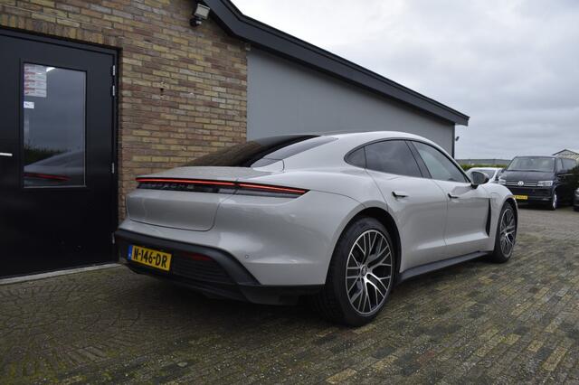 Porsche Taycan 79 KWH, Matrix LED, Sfeerverlichting, Apple Carplay