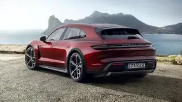 Porsche Taycan Cross Turismo 4