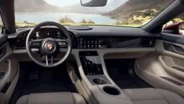 Porsche Taycan Cross Turismo 4