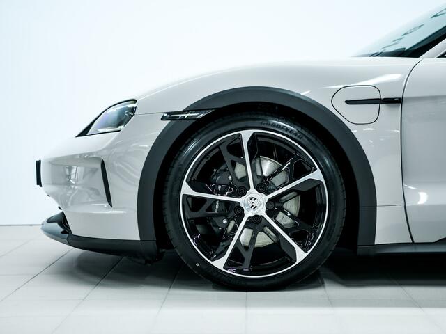 Porsche Taycan 4 Cross Turismo