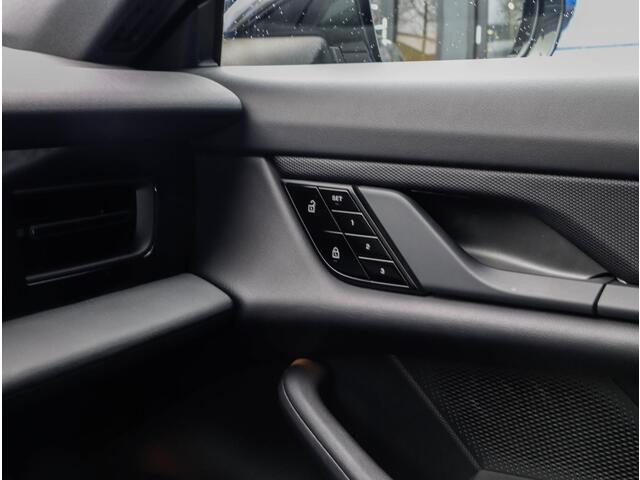 Porsche Taycan Performance 84 kWh Sport Chrono | Panodak | Sportstoelen | Warmtepomp