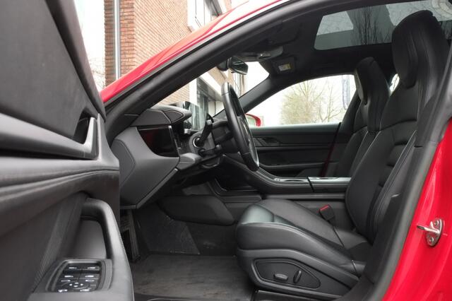 Porsche Taycan Sport Turismo Panoramadak, Sport Chrono, Adaptive cruisecontrol