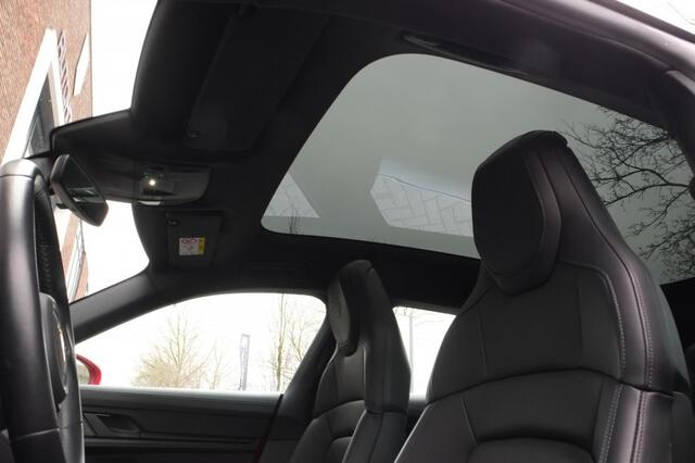 Porsche Taycan Sport Turismo Panoramadak, Sport Chrono, Adaptive cruisecontrol