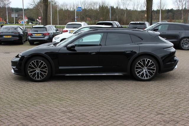 Porsche Taycan Cross Turismo 4 93 kWh / Panoramadak / Camera / Passenger Display / Nachtzicht / 20'' / Bose / Stuur+Stoelverwarming / DAB / Cruise Control