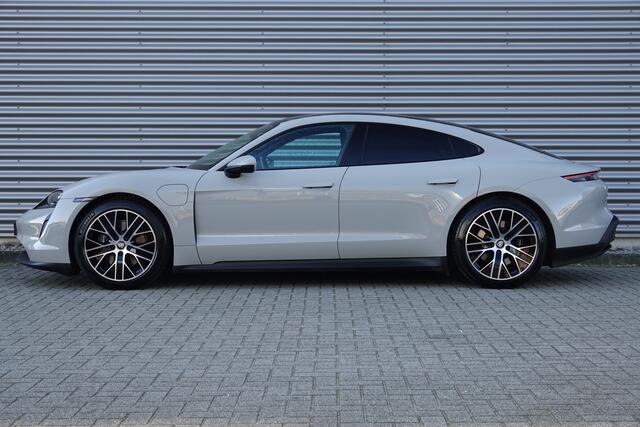 Porsche Taycan 93 kWh Performance Accu Plus | Approved | Pano | Warmtepomp | Luchtvering |