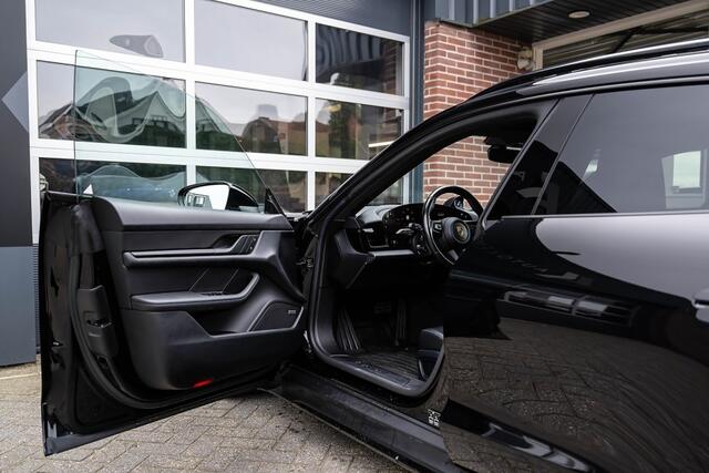 Porsche Taycan 4 93 kWh | Panorama | Luchtvering | Bose | Camera | Sport Chrono | 21' inch | BTW |