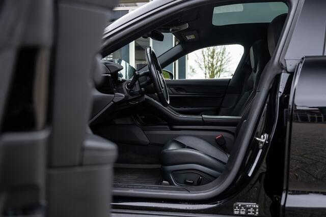 Porsche Taycan 4 93 kWh | Panorama | Luchtvering | Bose | Camera | Sport Chrono | 21' inch | BTW |