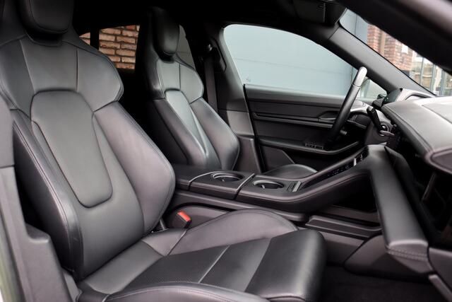 Porsche Taycan Sport Turismo 79 kWh | Achterasbesturing | Luchtvering | Sport-Chrono | ACC | Panoramadak | 18-wegs | BOSE | Memory | Surround Camera | Verwarmd Stuurwiel |