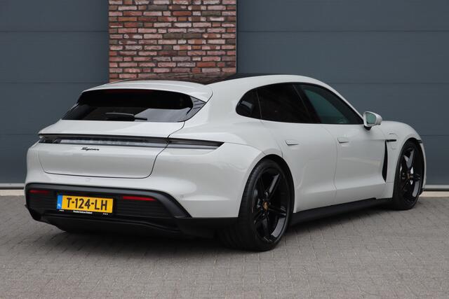 Porsche Taycan Sport Turismo 79 kWh | Achterasbesturing | Luchtvering | Sport-Chrono | ACC | Panoramadak | 18-wegs | BOSE | Memory | Surround Camera | Verwarmd Stuurwiel |