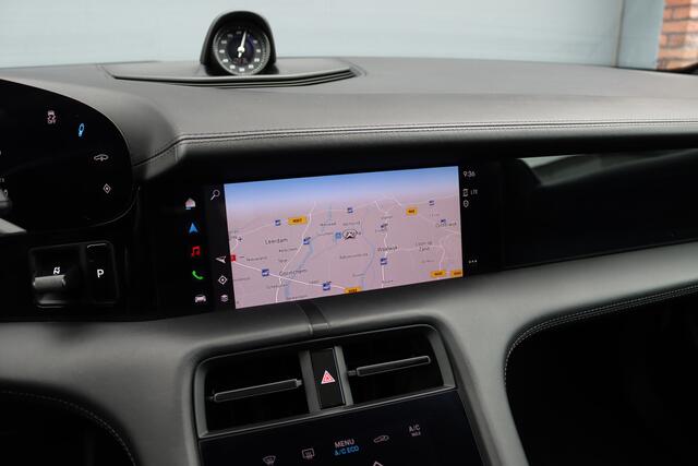 Porsche Taycan Sport Turismo 79 kWh | Achterasbesturing | Luchtvering | Sport-Chrono | ACC | Panoramadak | 18-wegs | BOSE | Memory | Surround Camera | Verwarmd Stuurwiel |