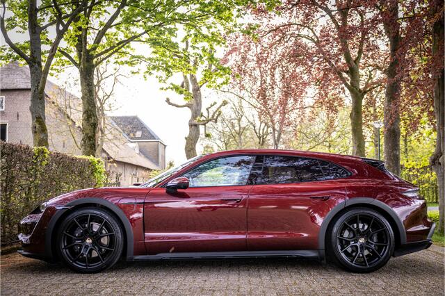 Porsche Taycan Cross Turismo 4 93 kWh Panorama 18-Wegs Stoelventilatie Passenger Display