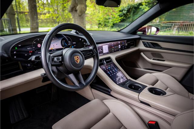 Porsche Taycan Cross Turismo 4 93 kWh Panorama 18-Wegs Stoelventilatie Passenger Display