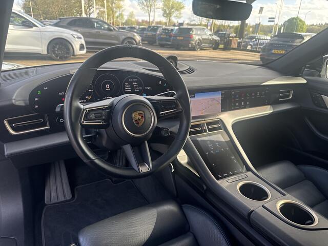 Porsche Taycan Cross Turismo 4 93 kWh / SoH 92,2% / Panoramadak / 360Camera / Passenger Display / Adaptieve Stoelen / Luchtvering / 21'' / Bose / Keyless / Sportchrono / Stoelventilatie / Stoelverwarming 4x / DAB / ACC